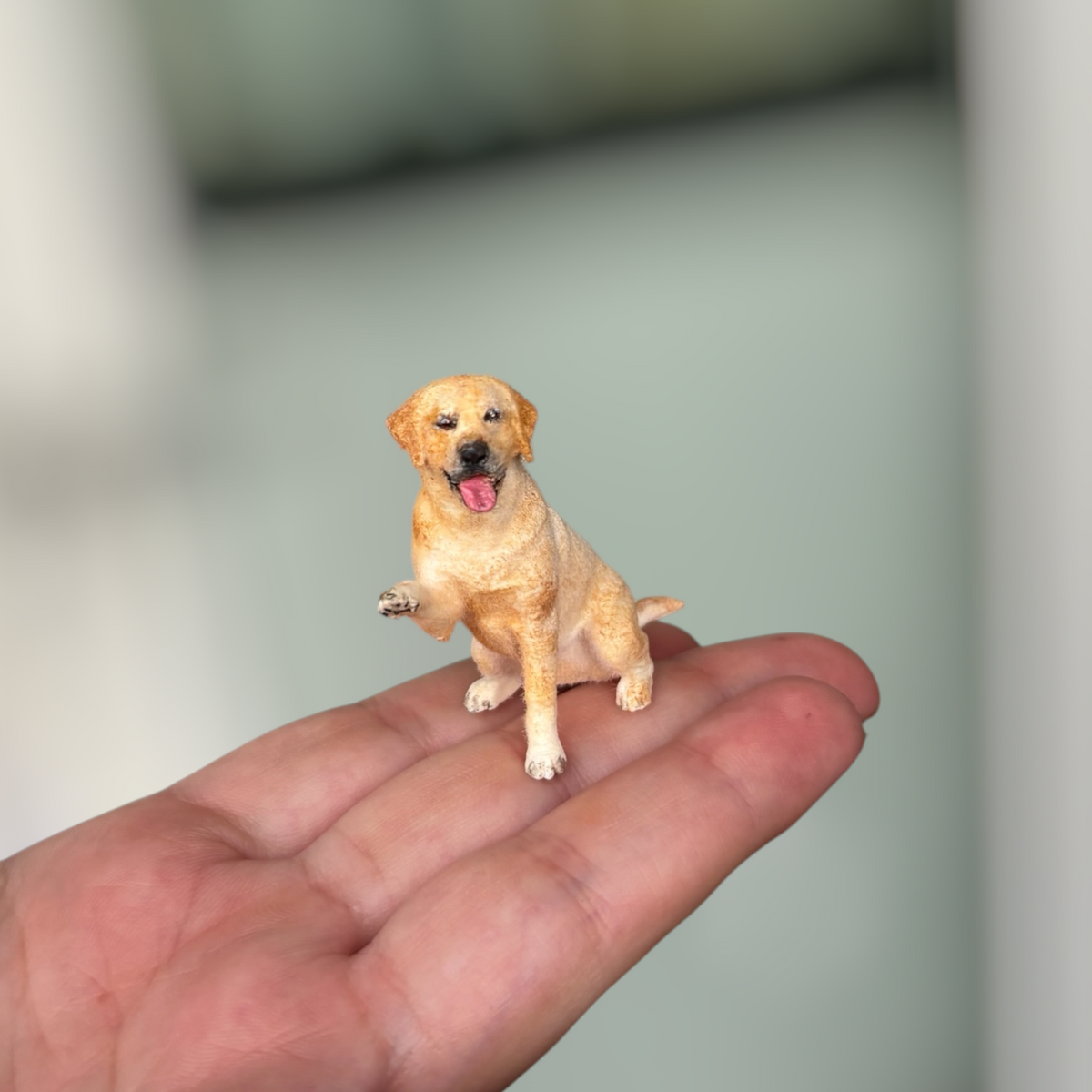1:12 Labrador Retriever „Charlie“ – handgefertigt – Einzelstück