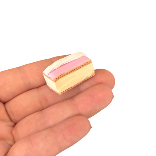 Tompouce roze glazuur met slagroom