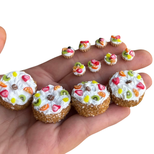 1:12 Slagroomtaart en fruitgebakjes - Handgemaakt - Poppenhuis